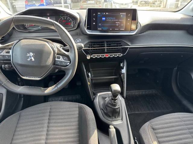 Peugeot 208 image 3