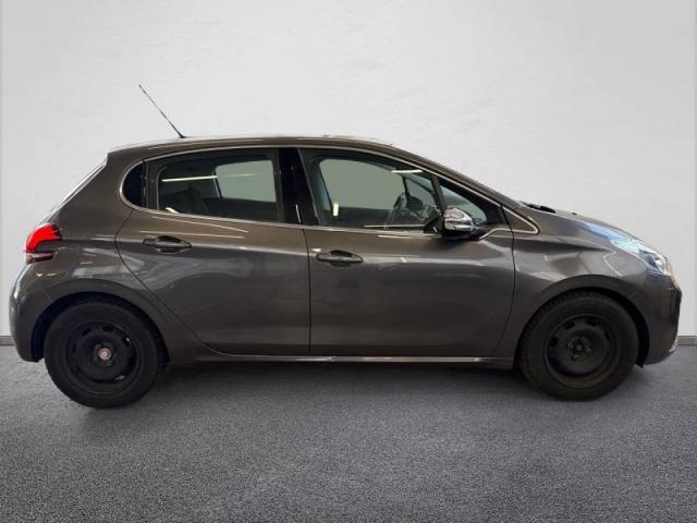 Peugeot 208 image 2
