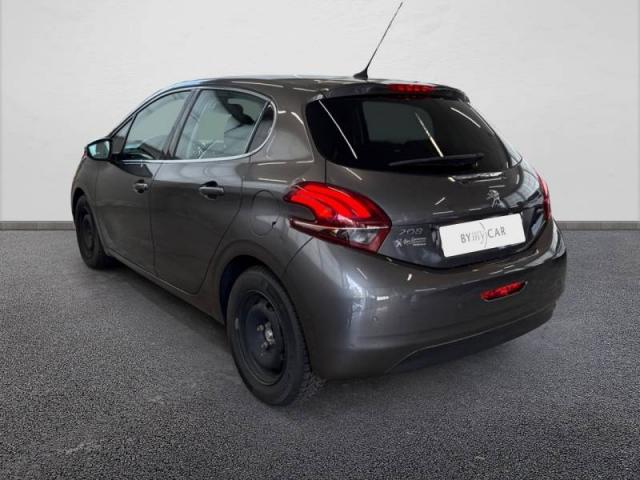 Peugeot 208 image 5