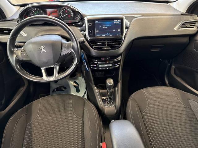 Peugeot 208 image 3