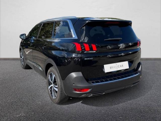 Peugeot 5008 image 2