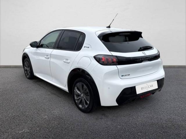 Peugeot 208 image 5