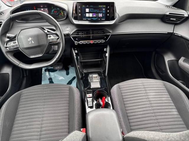 Peugeot 208 image 9