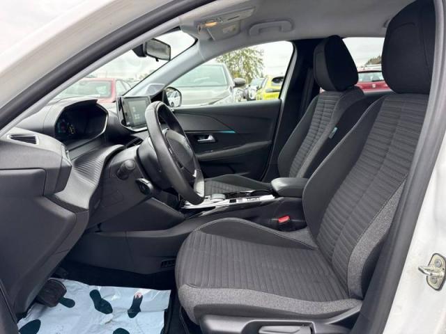 Peugeot 208 image 7