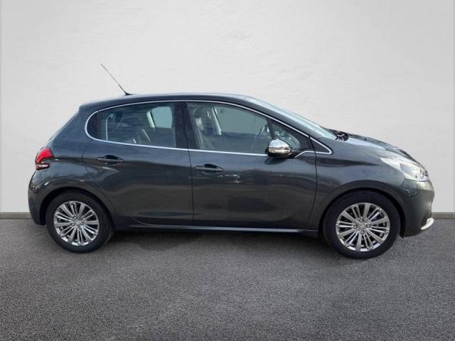 Peugeot 208 image 2