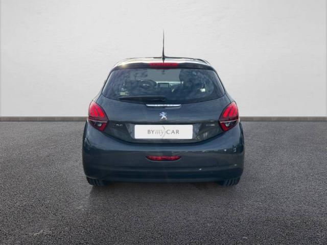 Peugeot 208 image 9