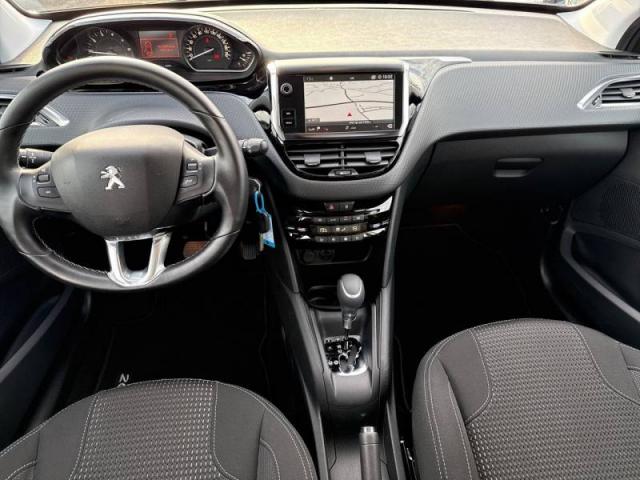 Peugeot 208 image 5