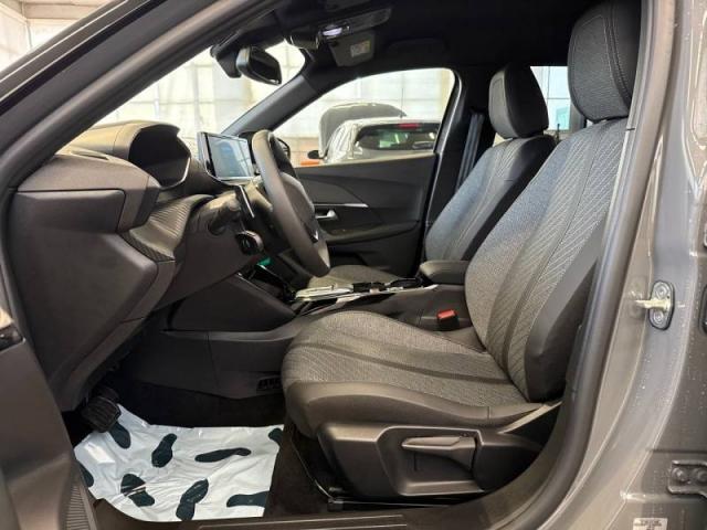 Peugeot 2008 image 8