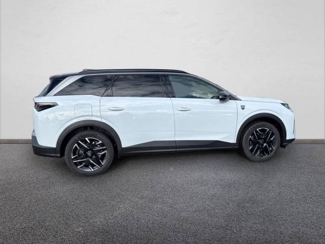 Peugeot 5008 image 1