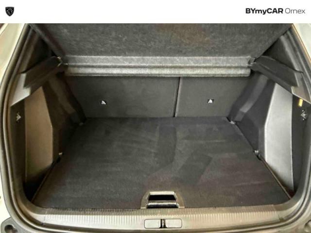 Peugeot 2008 image 8