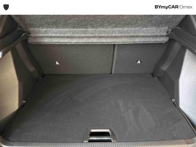 Peugeot 2008 image 2