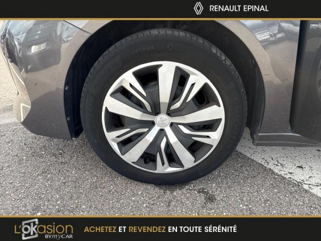 Peugeot 208 image 5