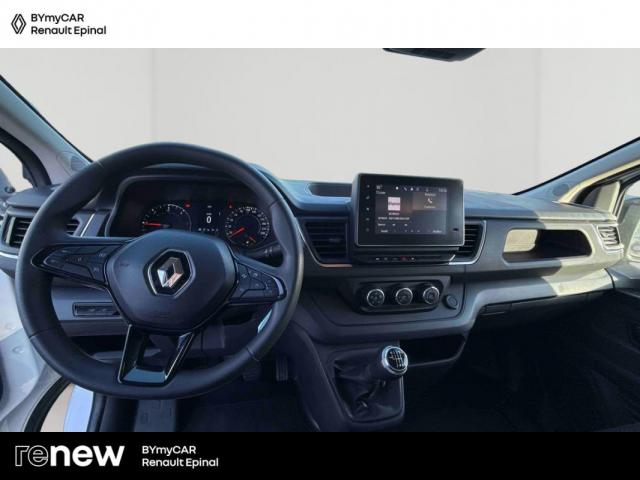 Renault Trafic image 2