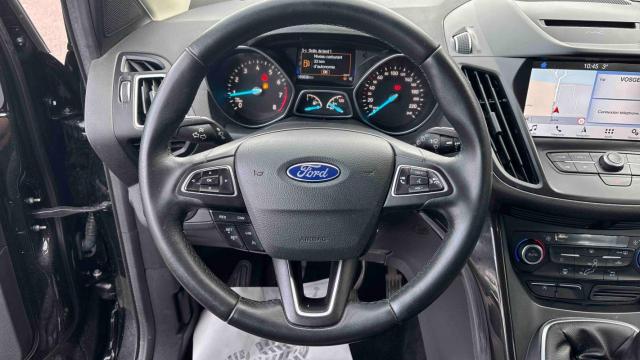 Ford Kuga image 8