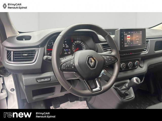 Renault Trafic image 2
