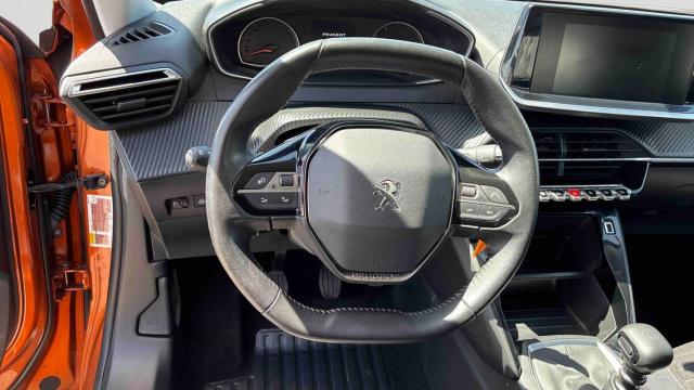 Peugeot 2008 image 1