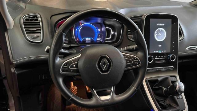Renault Grand Scénic image 1