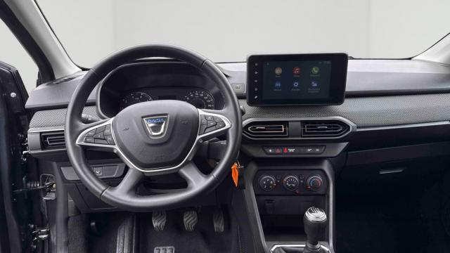 Dacia Sandero image 2
