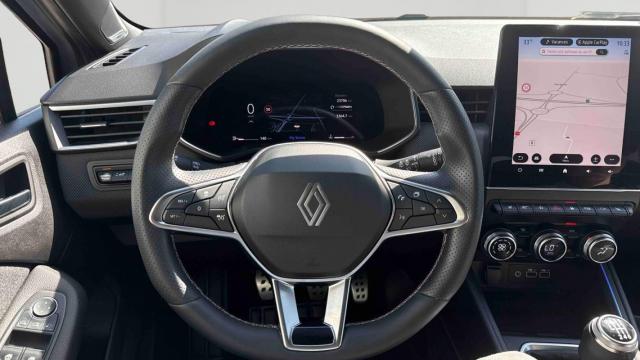 Renault Clio image 2