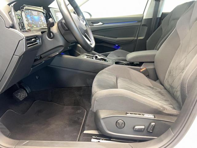 Volkswagen Golf Sw image 2
