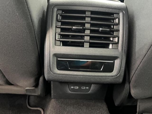 Volkswagen Golf image 8