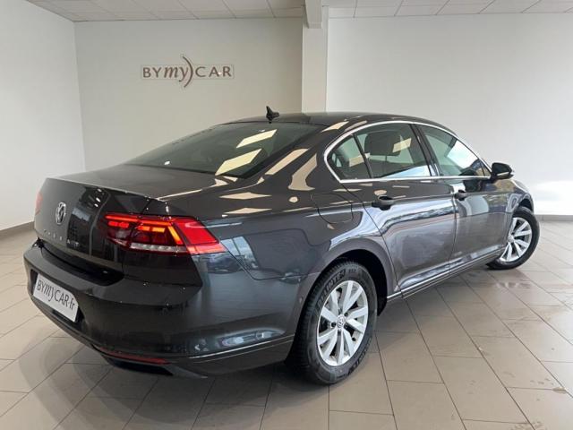 Volkswagen Passat image 3