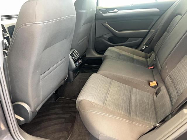 Volkswagen Passat image 1