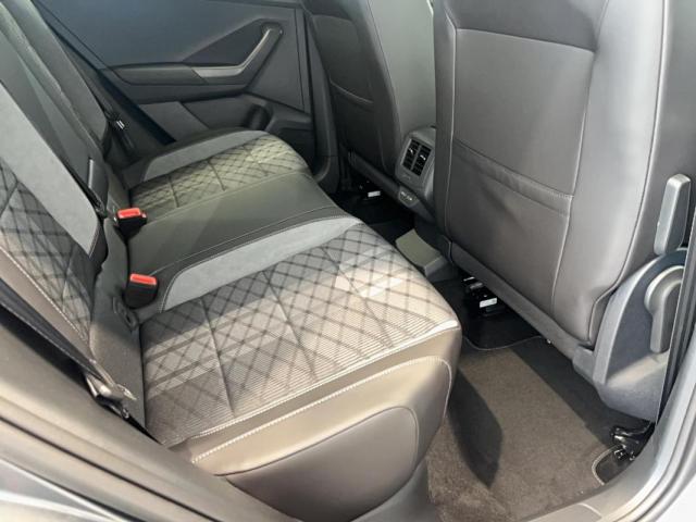 Volkswagen T-Roc image 2