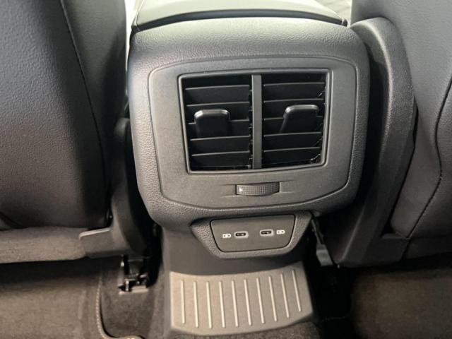 Volkswagen T-Roc image 8