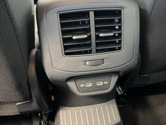 Volkswagen T-Roc image 9