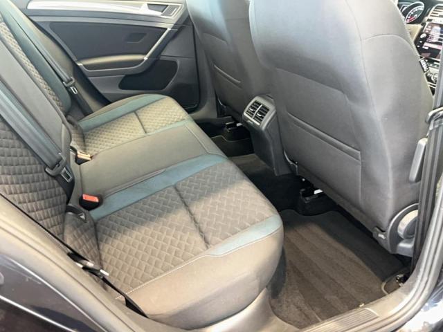 Volkswagen Golf image 6
