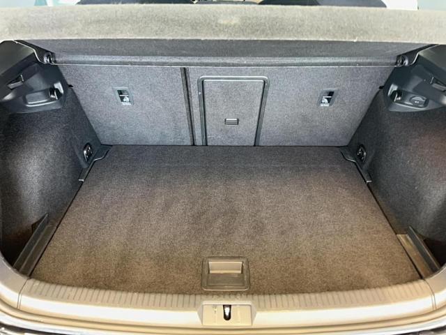 Volkswagen Golf image 8