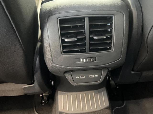 Volkswagen T-Roc image 9