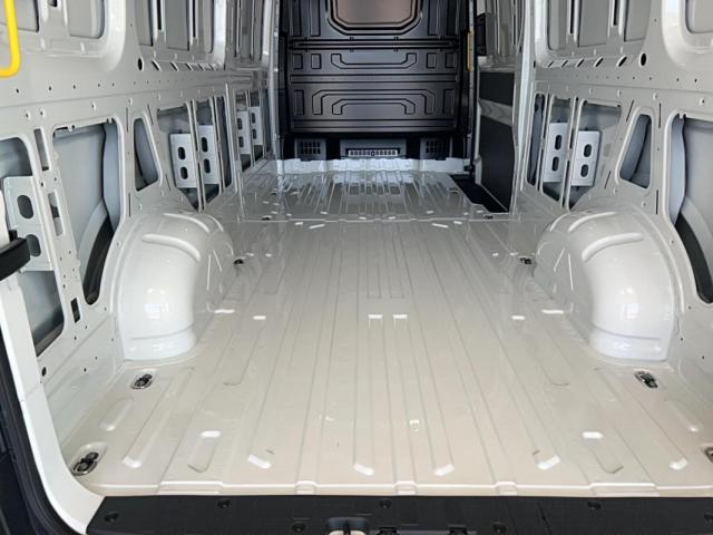 Volkswagen Crafter image 6