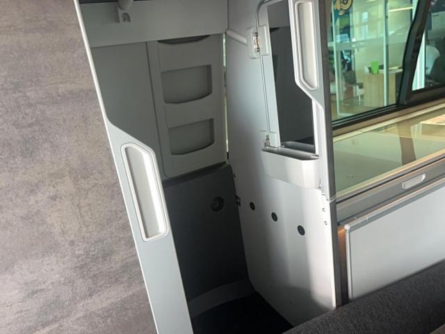 Volkswagen California image 9