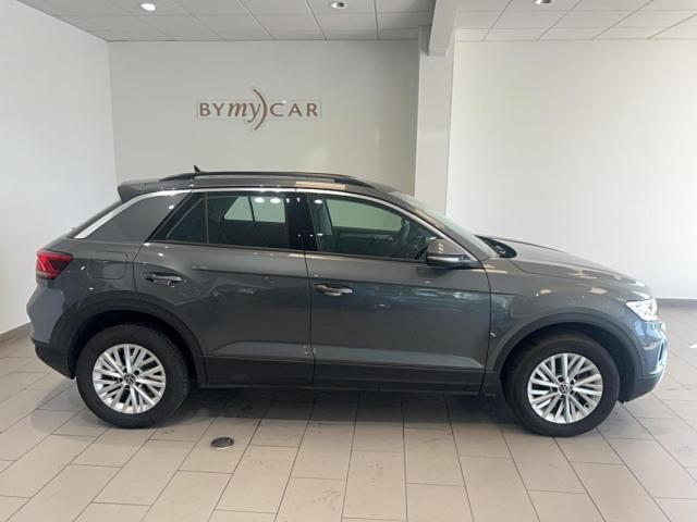 Volkswagen T-Roc image 2