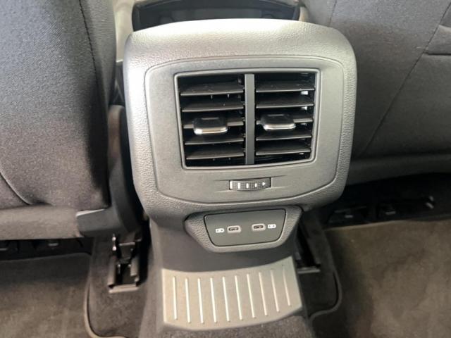 Volkswagen T-Roc image 7