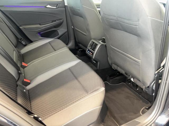 Volkswagen Golf image 9