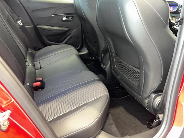 Peugeot 208 image 9