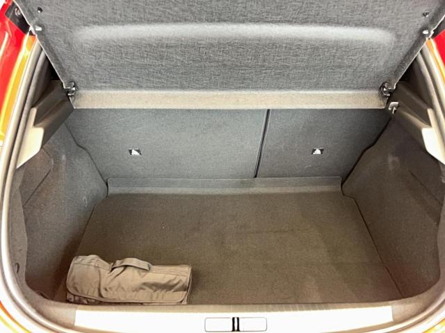 Peugeot 208 image 2
