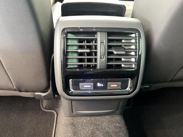 Volkswagen Passat Sw image 2