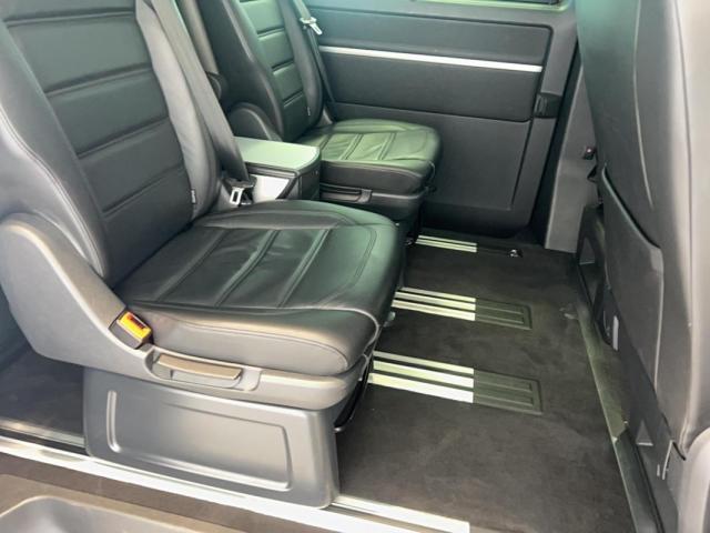 Volkswagen Multivan image 8