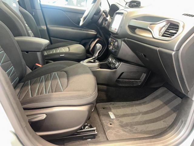 Jeep Renegade image 6