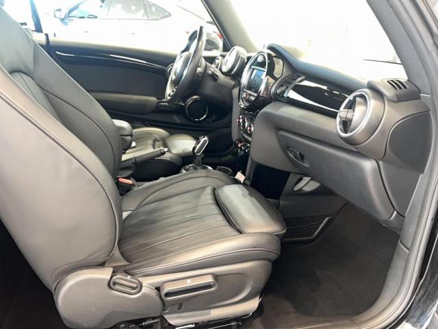 Mini Cabrio image 3