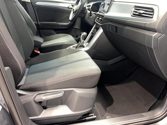 Volkswagen T-Roc image 2