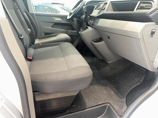 Volkswagen Transporter image 8