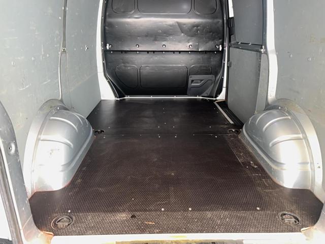 Volkswagen Transporter image 3