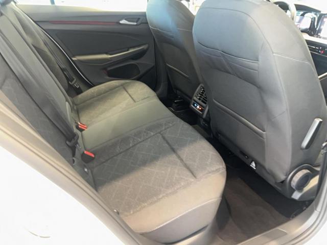 Volkswagen Golf image 6