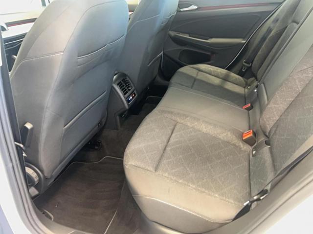 Volkswagen Golf image 9