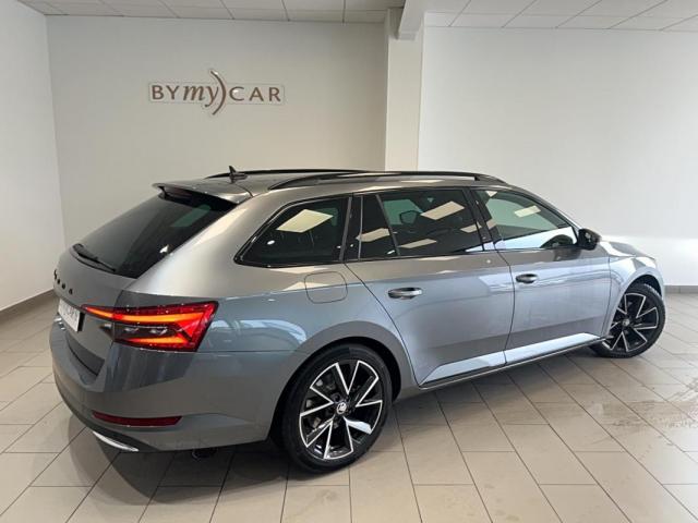 Skoda Superb Combi image 5